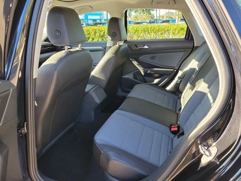 Used 2025 Volkswagen Jetta SE image 10