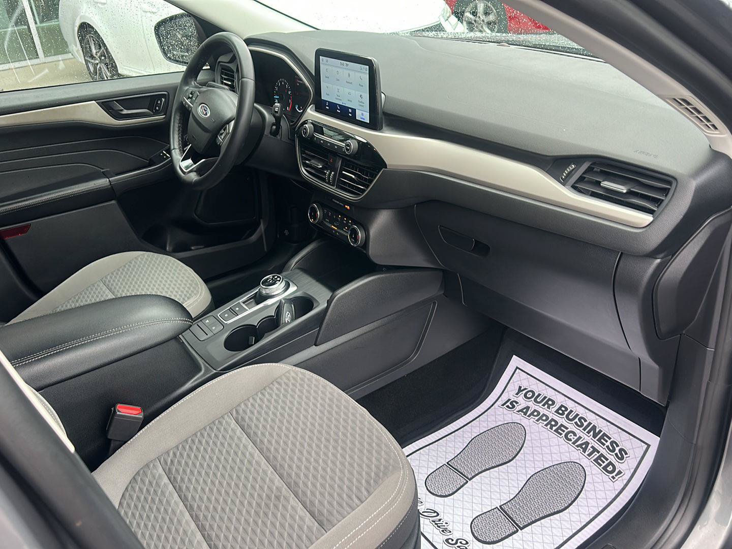Used 2022 Ford Escape SE w/ SE Sport Appearance Package FWD image 10