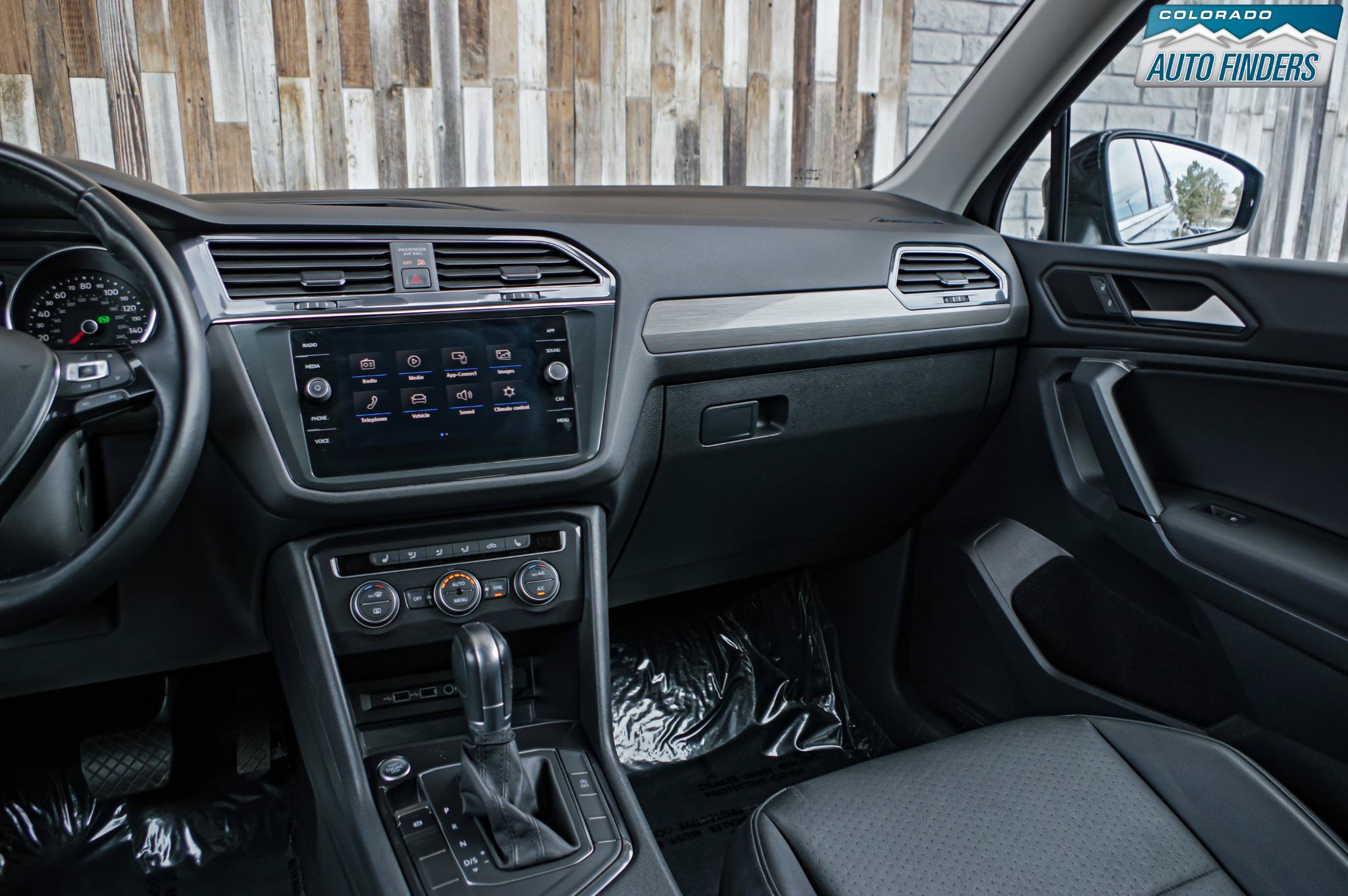 Used 2019 Volkswagen Tiguan SE FWD image 18