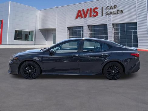 Used 2025 Toyota Camry SE FWD image 10