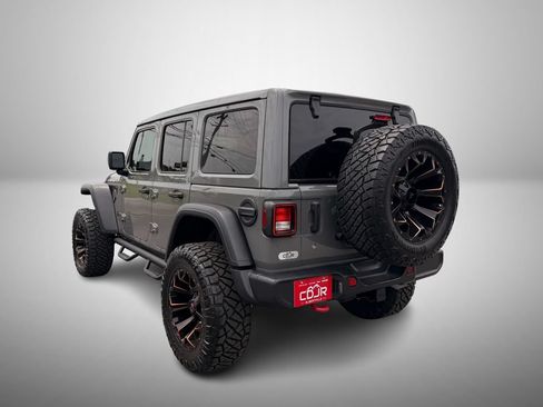 Used 2019 Jeep Wrangler Unlimited Rubicon AWD/4WD image 3