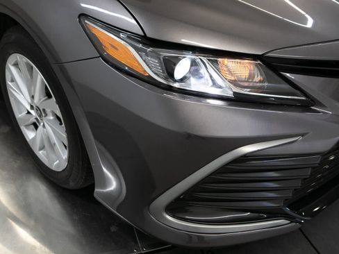 Used 2023 Toyota Camry LE FWD image 12