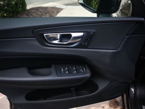 Used 2025 Volvo XC60 B5 Plus w/ Climate Package image 15