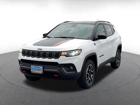 Used 2025 Jeep Compass Trailhawk AWD/4WD image 7