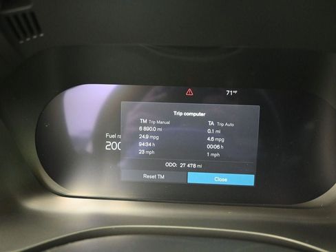 Used 2024 Volvo XC60 B5 Plus image 14