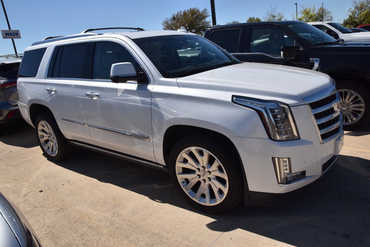 Used 2016 Cadillac Escalade Premium RWD image 5