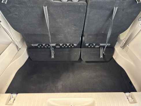 Used 2023 Chrysler Pacifica Limited image 31