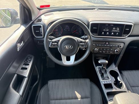 Used 2022 Kia Sportage LX AWD/4WD image 15