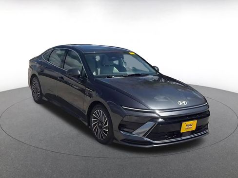 Used 2025 Hyundai Sonata SEL FWD image 3