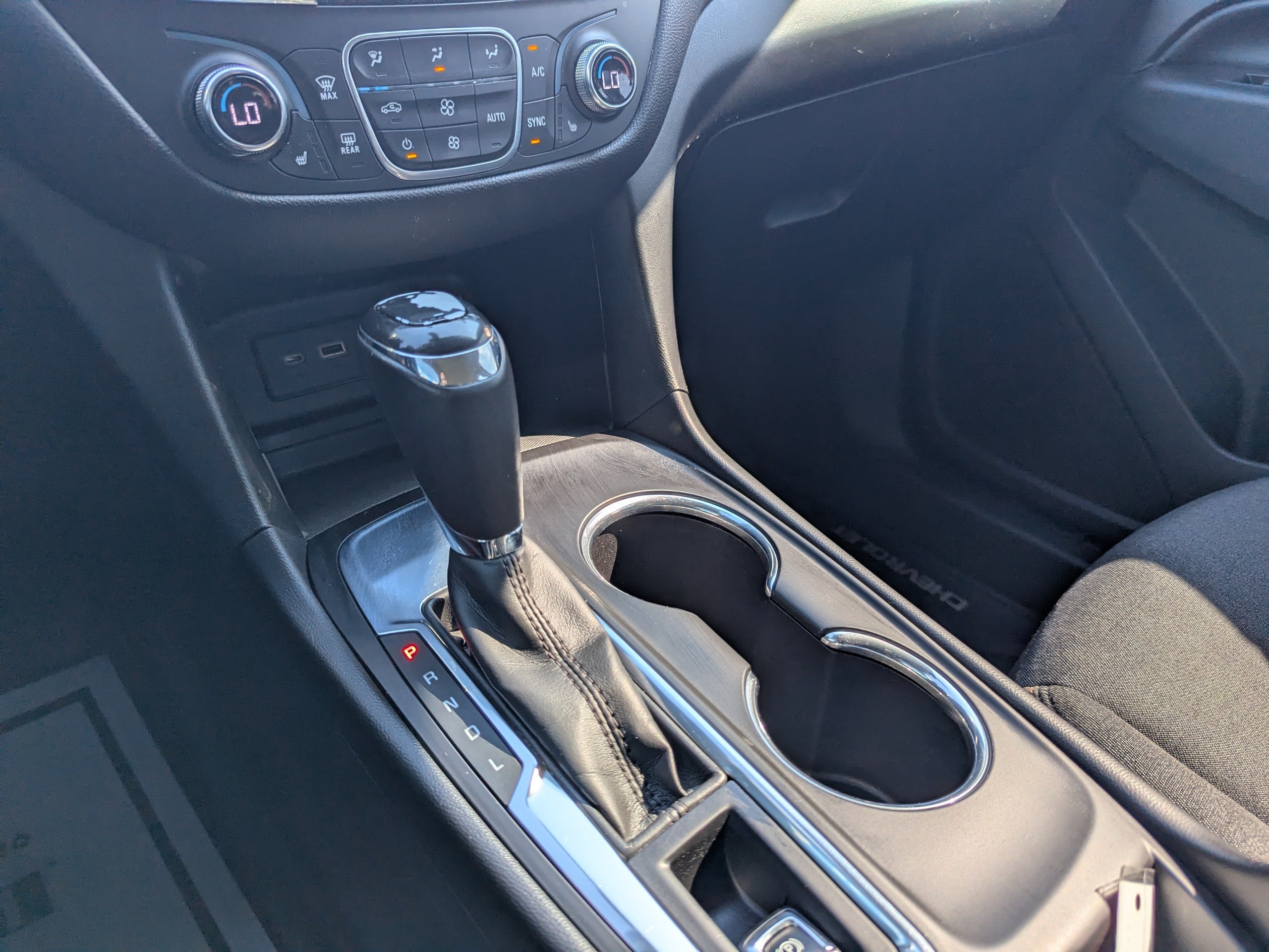 Used 2019 Chevrolet Equinox LT FWD image 24