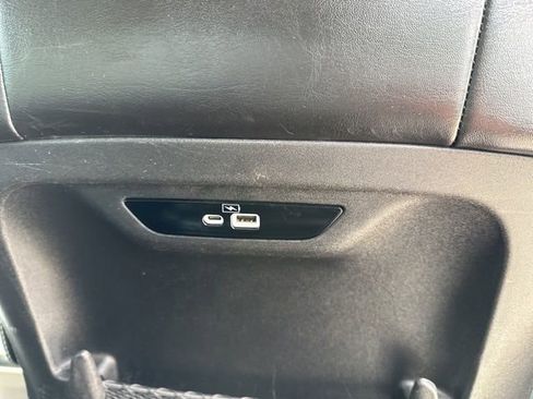 Used 2023 Chrysler Pacifica Touring-L FWD image 25