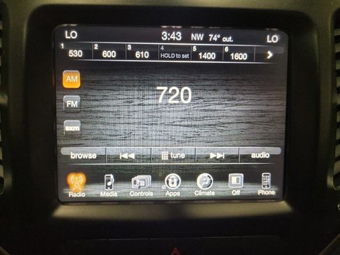 Used 2014 Jeep Cherokee Latitude w/ Comfort/Convenience Group AWD/4WD image 25