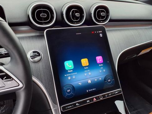 Used 2025 Mercedes-Benz C 300 4MATIC Sedan image 5