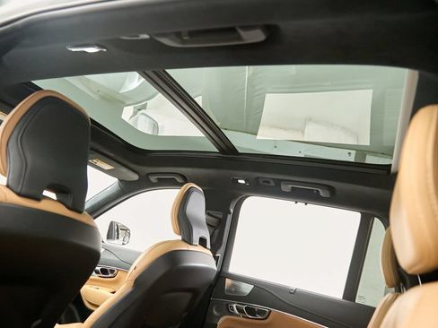 Certified 2023 Volvo XC90 T8 Ultimate w/ Lounge Package AWD/4WD image 24