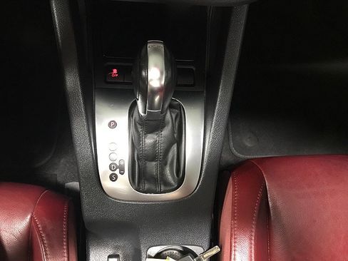 Used 2014 Volkswagen Eos Executive FWD image 33
