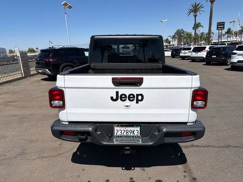 Used 2021 Jeep Gladiator Sport AWD/4WD image 5