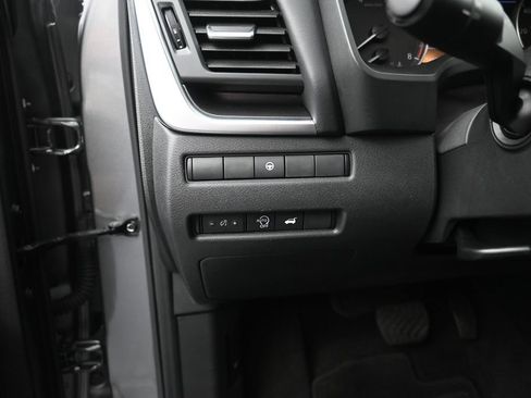 Certified 2024 Nissan Rogue SV FWD image 12