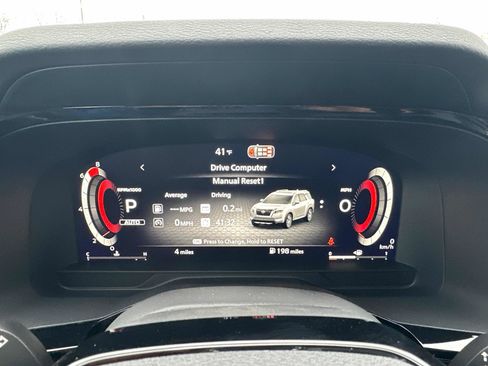 New 2026 Nissan Pathfinder SL AWD/4WD image 39