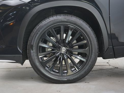 Used 2025 Toyota Highlander XSE AWD/4WD image 32