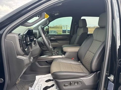 Used 2024 Chevrolet Silverado 2500 ZR2 image 11