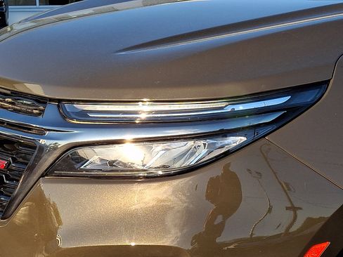 Certified 2023 Chevrolet Equinox RS FWD image 10