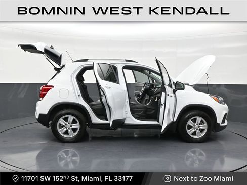 Used 2022 Chevrolet Trax LT w/ LT Convenience Package image 30