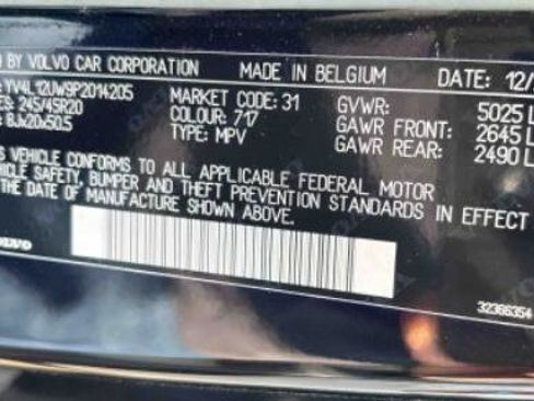 Used 2023 Volvo XC40 B5 Plus w/ Driver Assist Package image 2