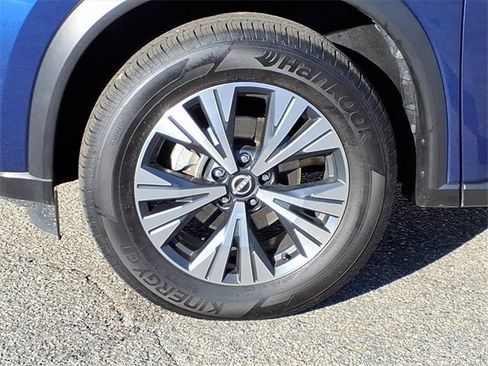 Used 2023 Nissan Rogue SV image 8