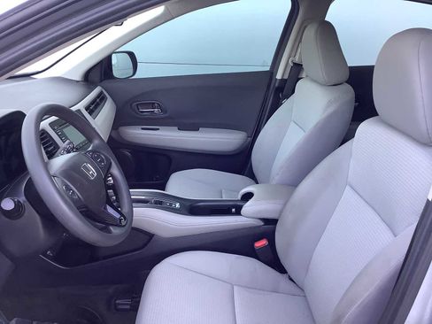 Used 2022 Honda HR-V LX image 2