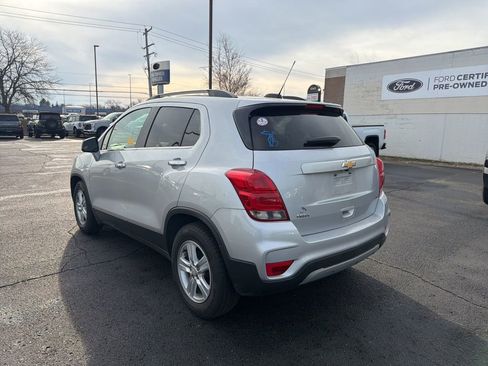 Used 2017 Chevrolet Trax LT w/ LT Convenience Package image 7