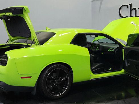Used 2015 Dodge Challenger R/T w/ Quick Order Package 22B R/T RWD image 21