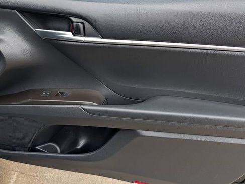 Used 2024 Toyota Camry SE FWD image 31