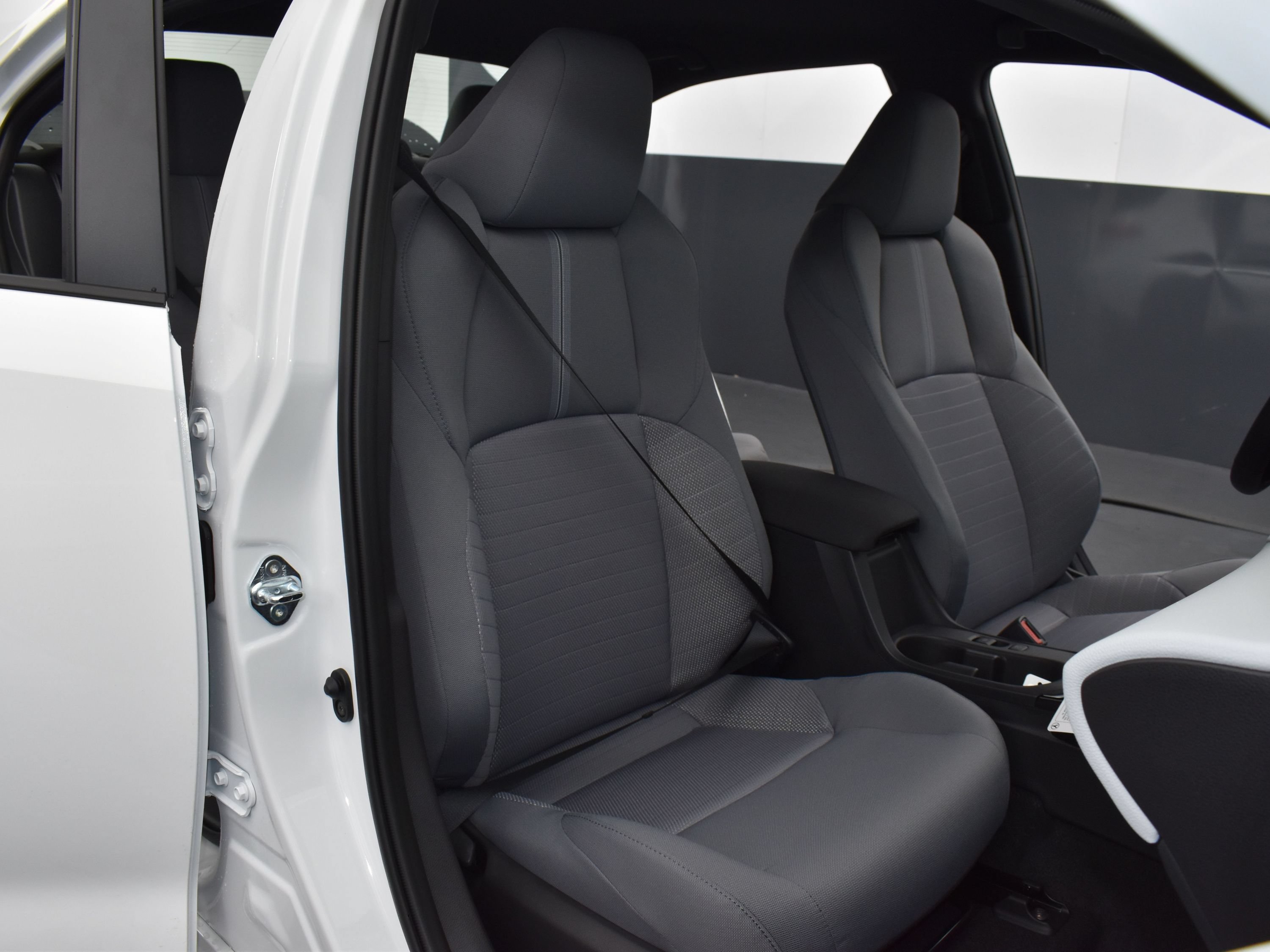 Used 2026 Toyota Corolla SE FWD image 27