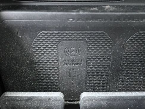 Used 2022 RAM 1500 Laramie AWD/4WD image 30