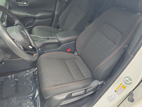 Used 2023 Honda HR-V Sport image 14