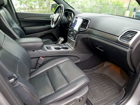 Used 2019 Jeep Grand Cherokee Limited w/ Luxury Group II AWD/4WD image 35