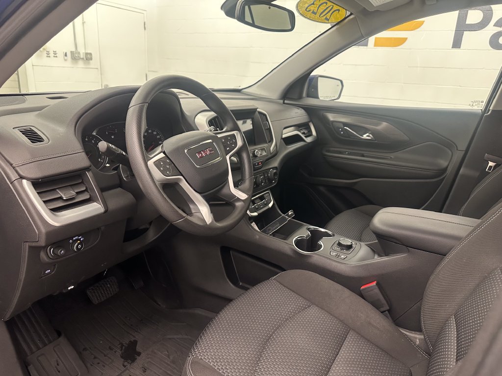 Used 2023 GMC Terrain SLE w/ Driver Convenience Package FWD image 19