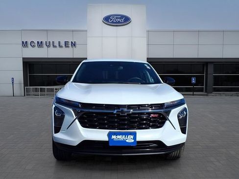 Used 2025 Chevrolet Trax RS w/ Driver Confidence Package image 9