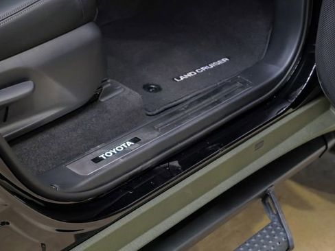 Used 2025 Toyota Land Cruiser image 64