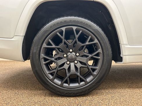 New 2026 Jeep Grand Cherokee L Summit image 30