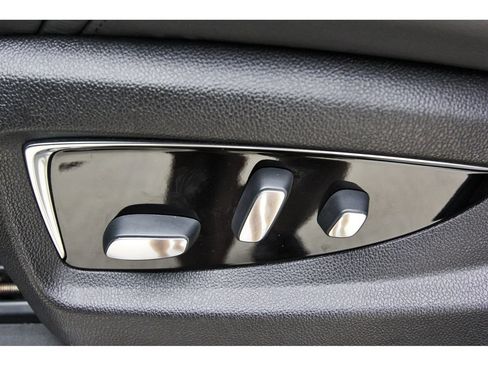 Used 2017 Cadillac Escalade 4WD image 27