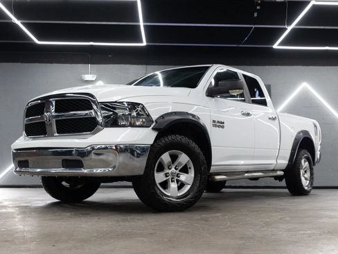 Used 2017 RAM 1500 Classic SLT RWD image 2