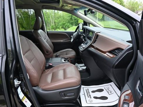 Used 2016 Toyota Sienna Limited Premium AWD/4WD image 19