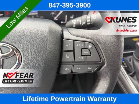 Used 2025 Toyota Sienna LE image 39