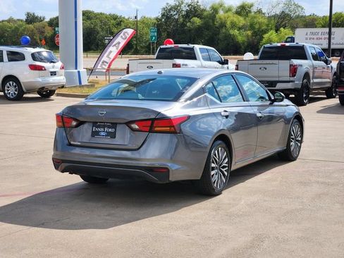 Used 2024 Nissan Altima 2.5 SV FWD image 4