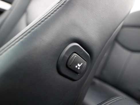 Used 2014 INFINITI Q60 Convertible w/ Premium Package image 28