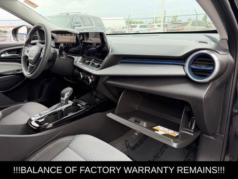 Used 2025 Chevrolet Trax LT FWD image 13