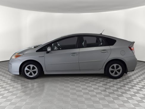 Used 2012 Toyota Prius Four FWD image 2