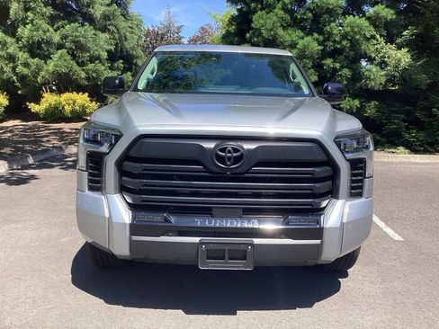 Used 2024 Toyota Tundra Limited AWD/4WD image 18