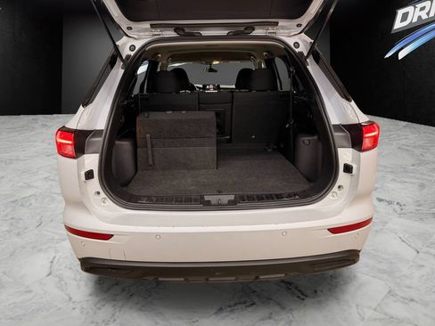 Used 2022 Mitsubishi Outlander ES AWD/4WD image 10